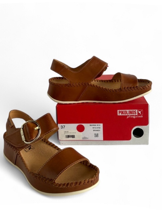 PIKOLINOS Shoes - PIKOLINOS MARINA
Women's wedge sandals with hook-and-loop closure